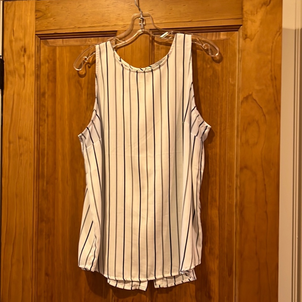 Dalia sleeveless blouse - Picture 1 of 4